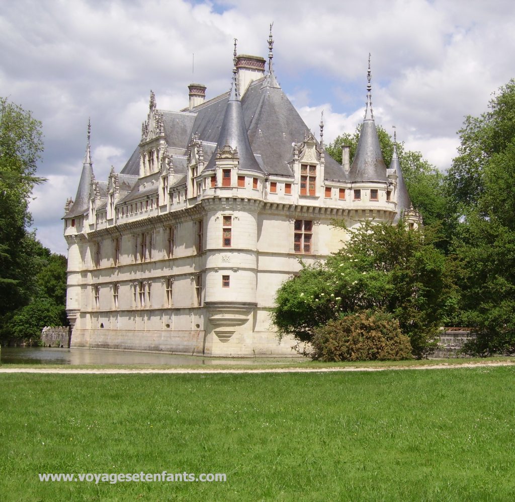 Château de la Loire Azay Le Rideau juin 2006 Visite 10 châteaux de la Loire en famille lequel choisir