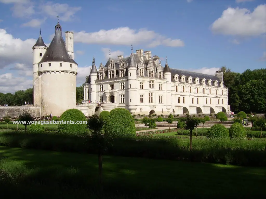 Chateau de la Loire en famille Chenonceau Visite 10 châteaux de la Loire en famille lequel choisir