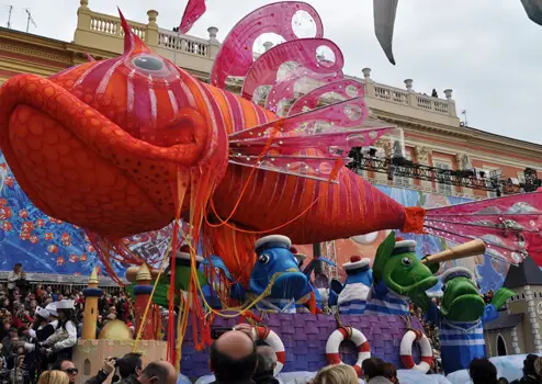 Le Carnaval de Nice en famille | Blog VOYAGES ET ENFANTS