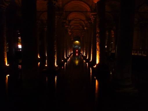 voyage Turquie avec bébé et enfants La citerne Basilique dIstanbul avec enfant et bébé | Blog VOYAGES ET ENFANTS