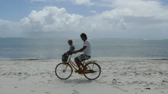 Vélo en famille en voyage à Zanzibar