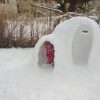 Activité sans skier à la neige construction igloo Où aller en Amazonie en famille ou pas | VOYAGES ET ENFANTS