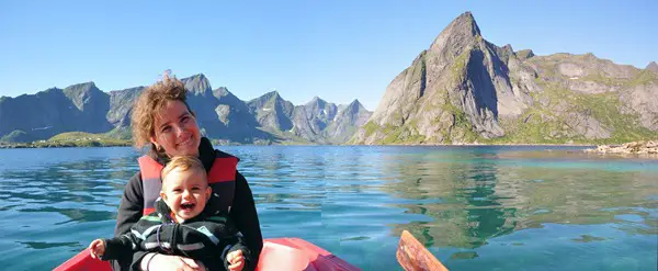 Voyages et enfants en Norvège iles lofoten
