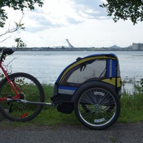 Vélo avec bébé test remorque à Montréal Canada | Blog VOYAGES ET ENFANTS