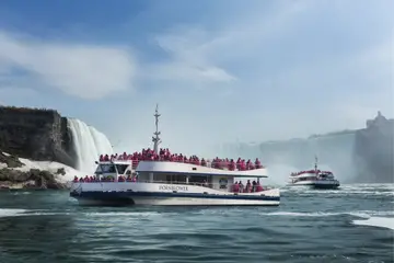 excursion en bateau dans les chutes du niagara voyage aux chutes du in niagara falls 161345 Voyage au Canada en famille organiser son voyage avec enfant et bébé | Blog VOYAGES ET ENFANTS