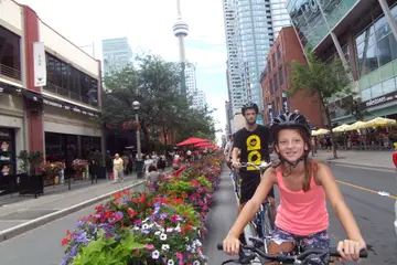 visite-en-v-lo-du-centre-ville-de-toronto-in-toronto-179258