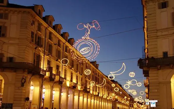 Turin magique avec des enfants: rencontre de la Momie et de Superman!