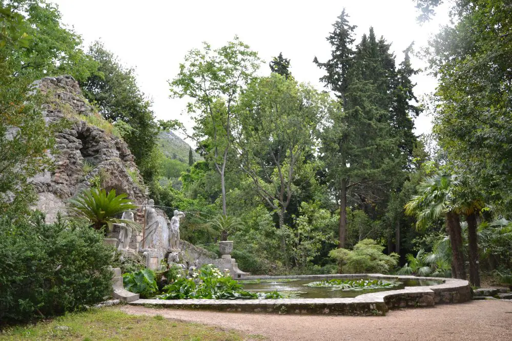 Dubrovnik en famille - La fontaine-Arboretum Trsteno