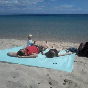 Drap de plage XXL et compact pour les familles