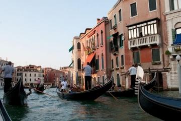 promenade-pied-dans-venise-et-tour-en-gondole-in-venice-Voyages et Enfants
