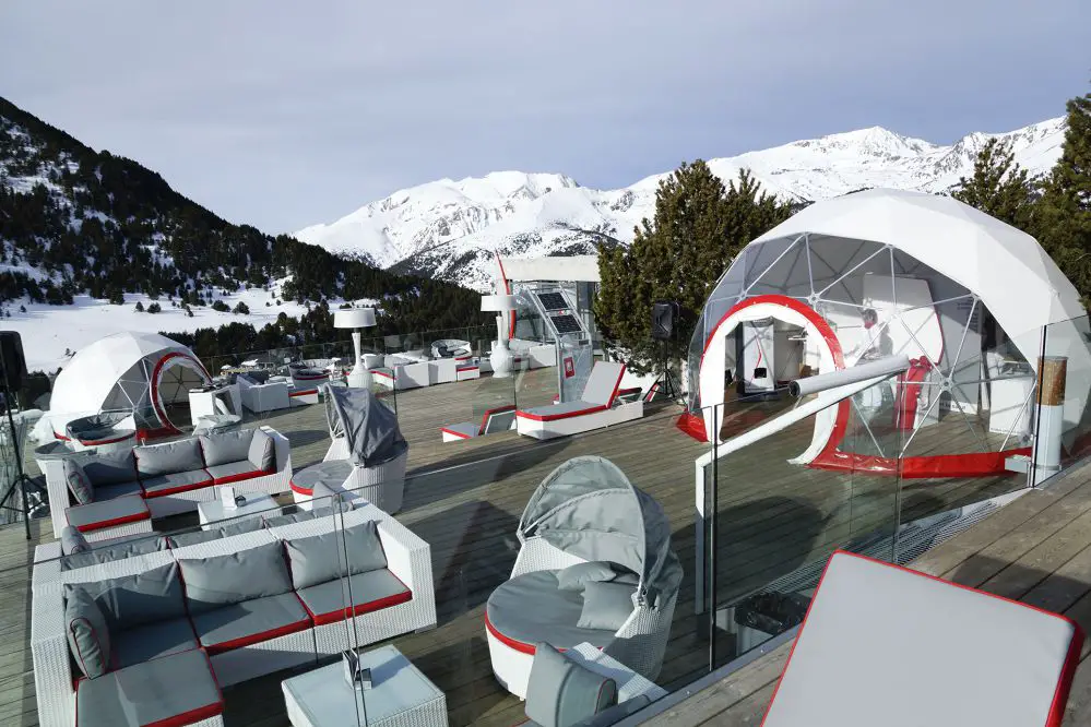 GRANDVALIRA RESTAURANTS RED CHILLOUT Andorre top activités dhiver en famille VOYAGES ET ENFANTS