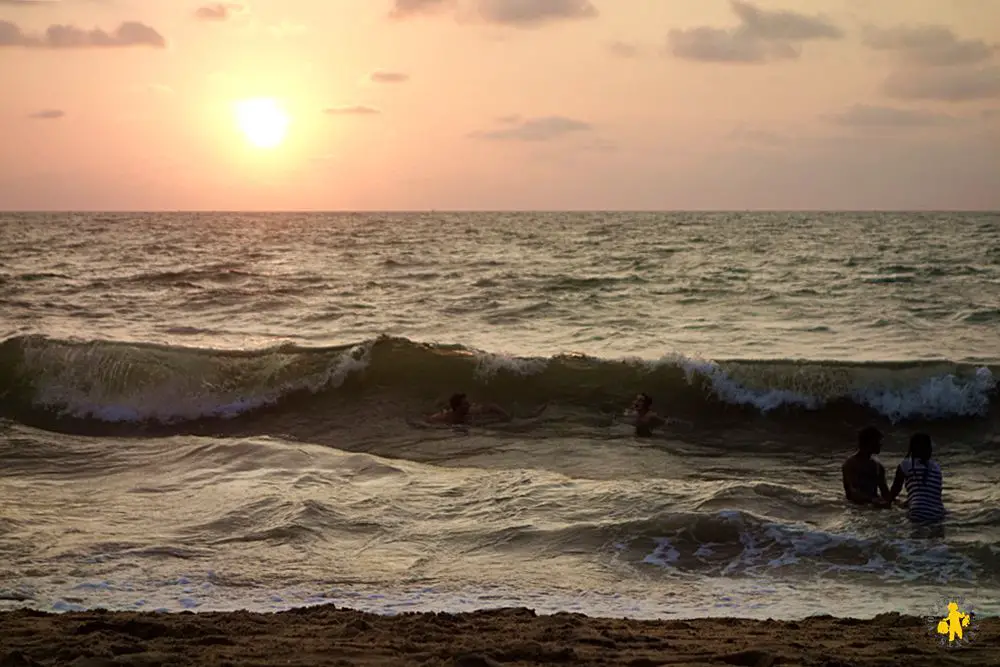 2015.02.25 Sri Lanka plage Negombo avec des enfants