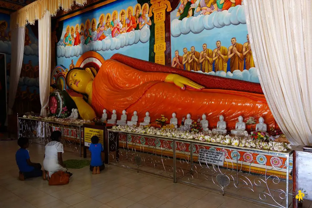 2015.02.25 Sri Lanka Anuradhapura avec enfants