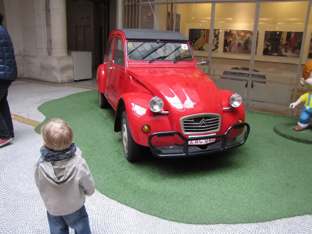 Hall du centre belge de la BD Week end à Bruxelles avec bébé | Blog VOYAGES ET ENFANTS