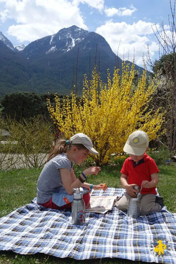 pique nique couverture gourde boite isotherme inox Pique nique zéro déchet durable et écolo avec des enfants | Blog VOYAGES ET ENFANTS