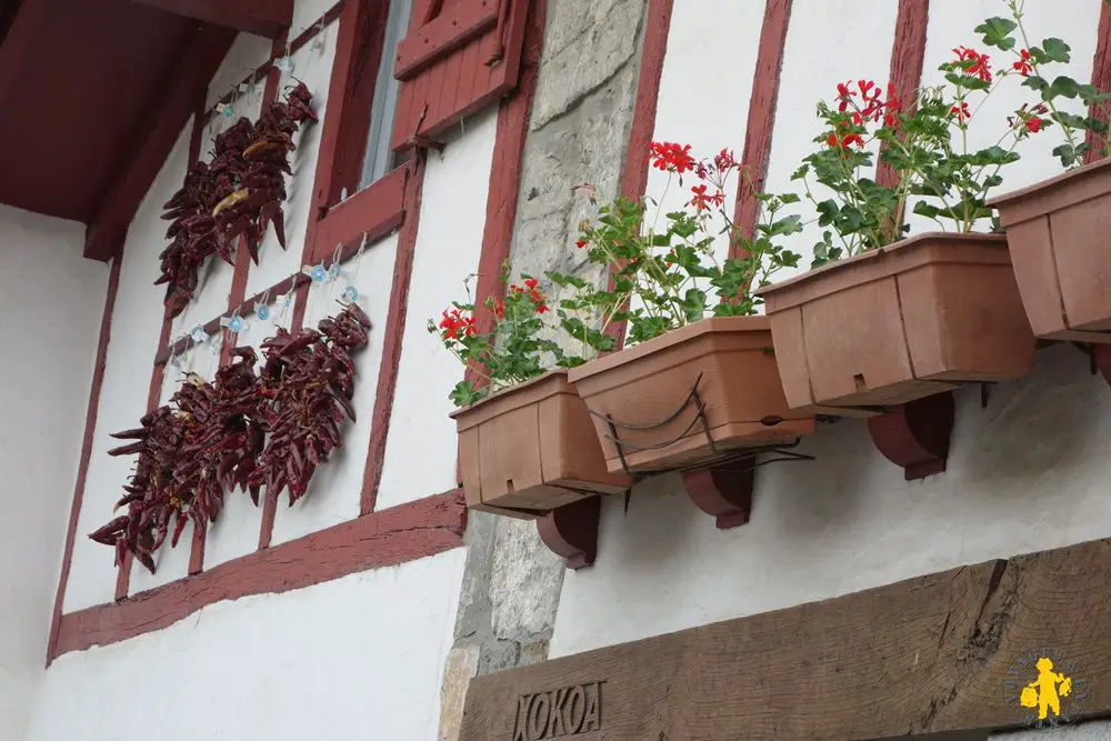 20150505 Cote Basque Espelette avec des enfants Le Pays Basque en famille en 1 semaine | VOYAGES ET ENFANTS