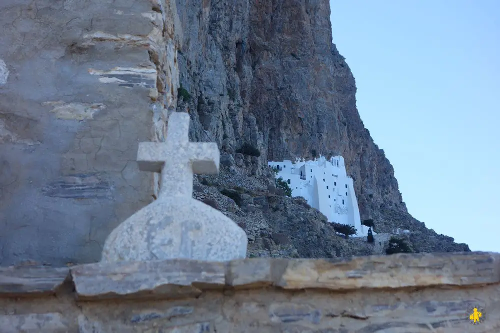 Amorgos monastère enfant Les Cyclades en famille Paros Mikonos Naxos Amorgos