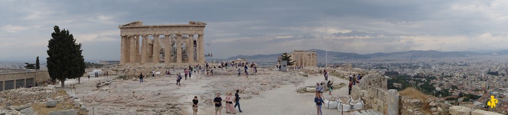 Athènes l'Acropole avec des enfants