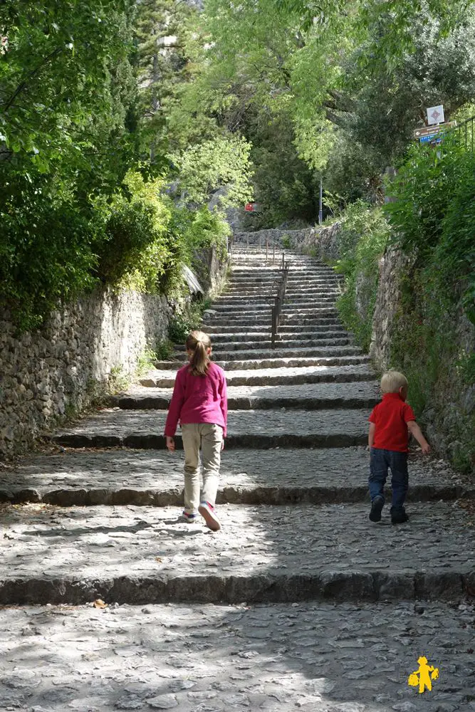 Gorges du Verdon en famille Moustiers Ste Marie 2 Week end Gorges du Verdon en famille | VOYAGES ET ENFANTS