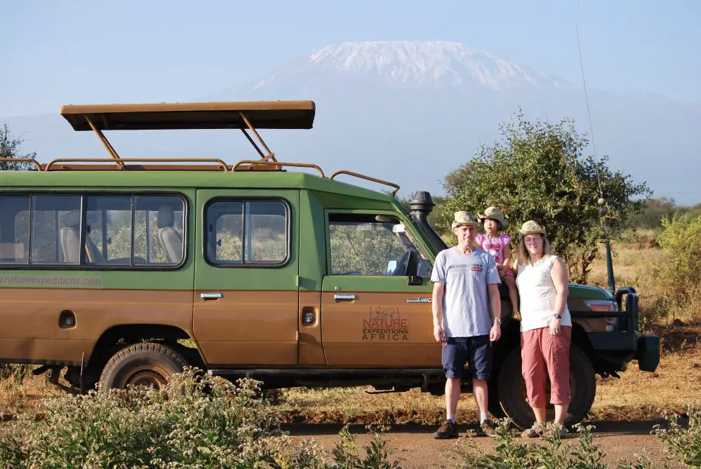 Kenya avec enfant Ambolseli park devant Kilimandjaro Safari au Kenya avec enfant | VOYAGES ET ENFANTS