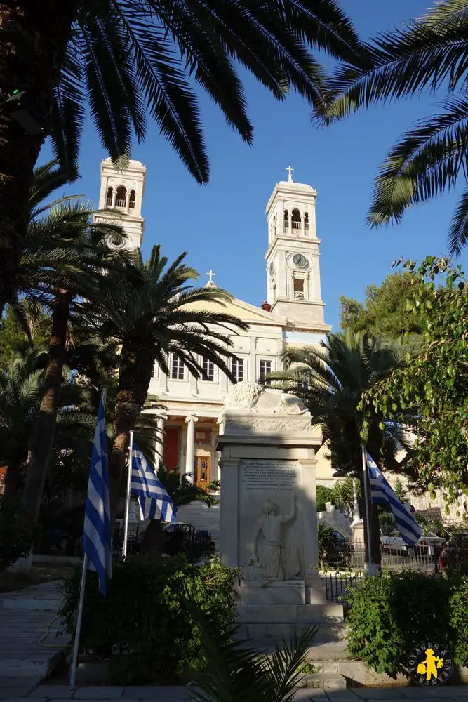 Syros cathédrale en famille