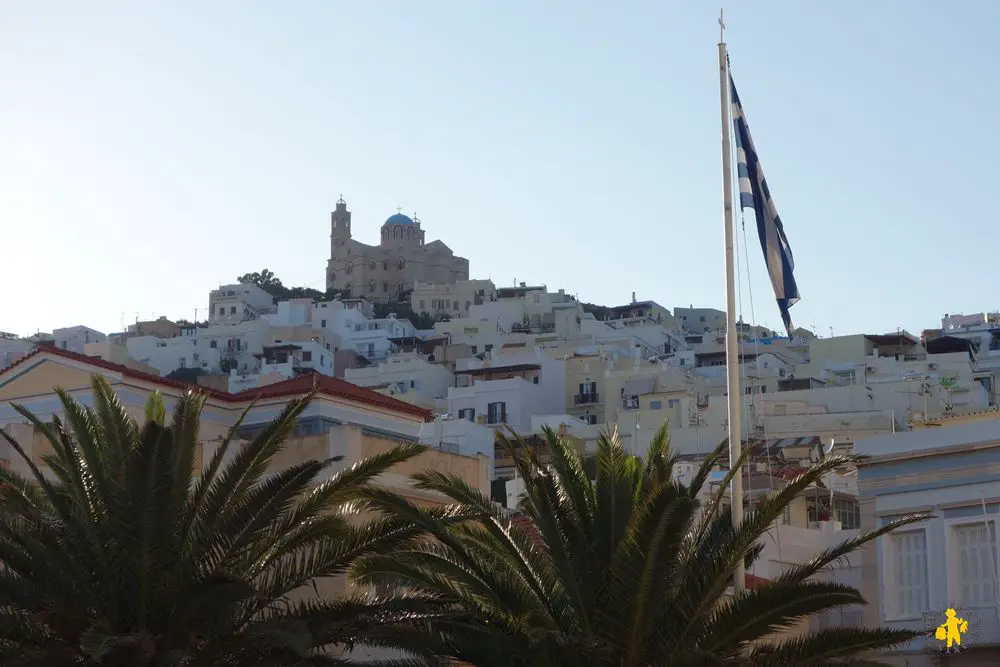 Syros et son village voisin enfant Les Cyclades en famille Paros Mikonos Naxos Amorgos