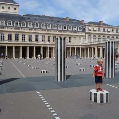 Paris en famille - Visite palais royal Buren avec enfant