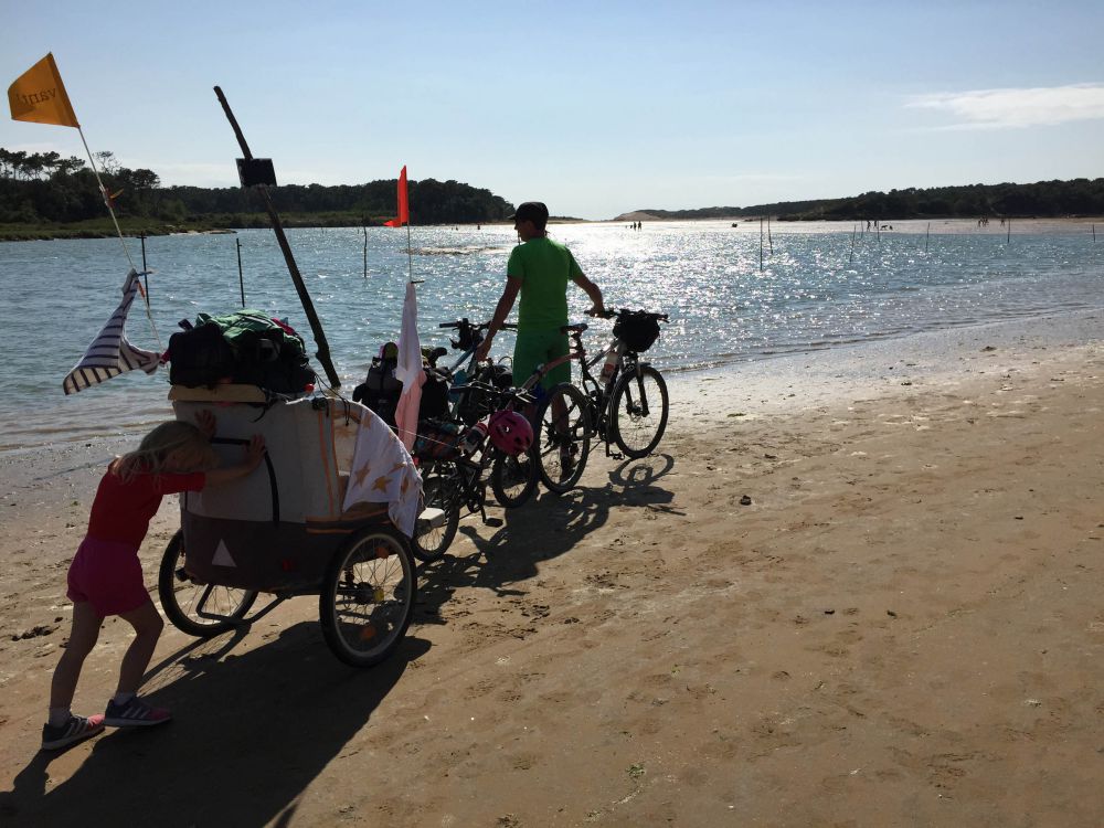 port de la guitti+re 3 Vélodyssée avec des enfants vélo en famille sur lAtlantique