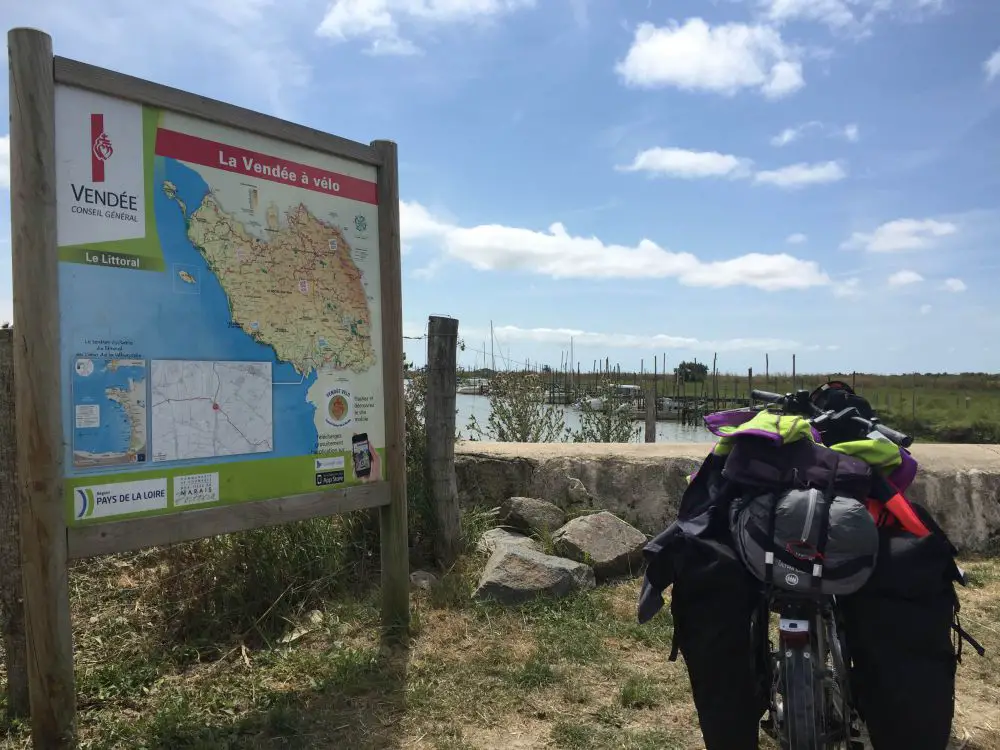 vendee a velo Vélodyssée avec des enfants vélo en famille sur lAtlantique