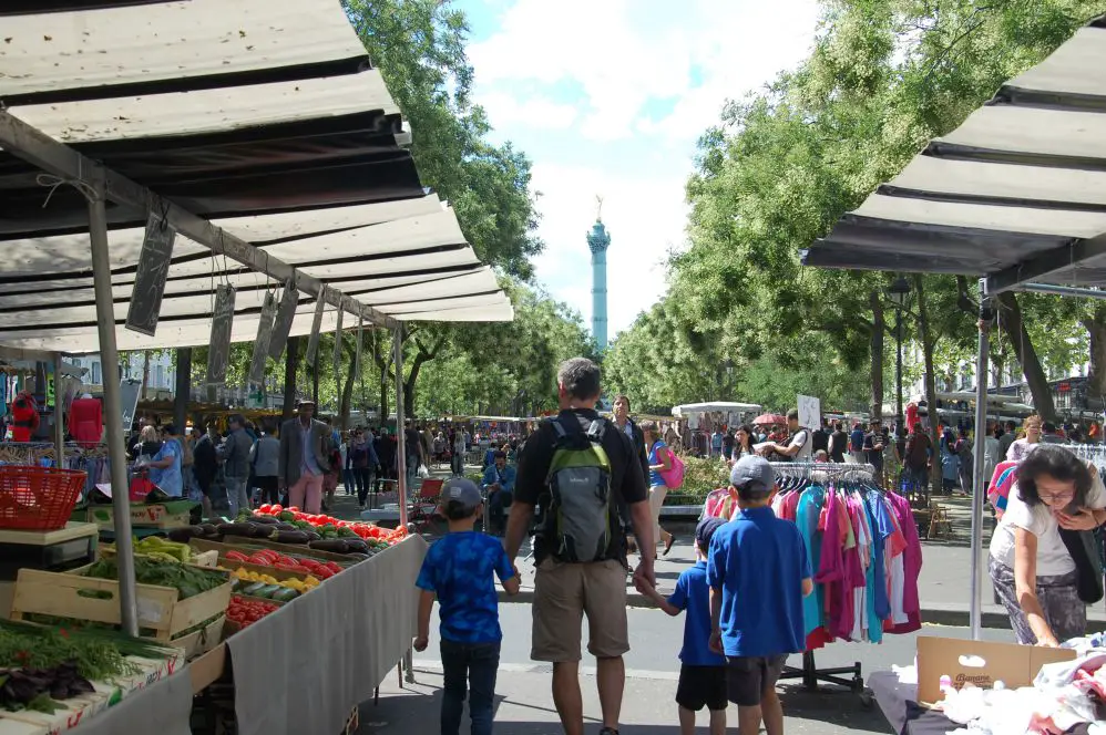 En route vers la Bastille compressed Voyage en Famille nombreuse heureux | Blog VOYAGES ET ENFANTS