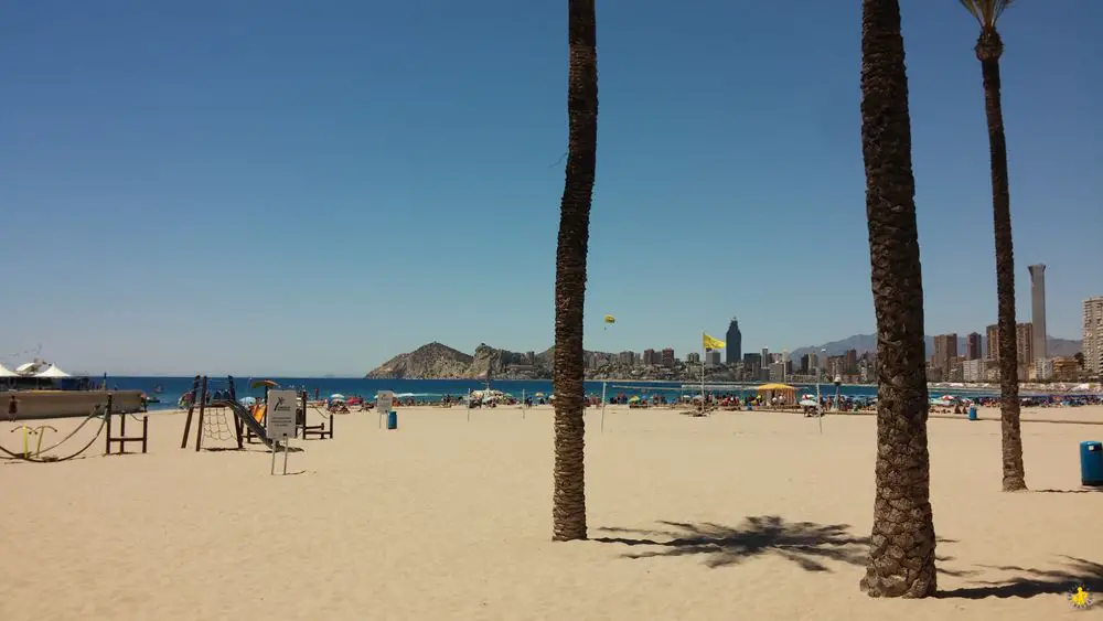 20160623 Benidorm plage du levante Benidorm en famille 10 raisons dy aller | Blog VOYAGES ET ENFANTS