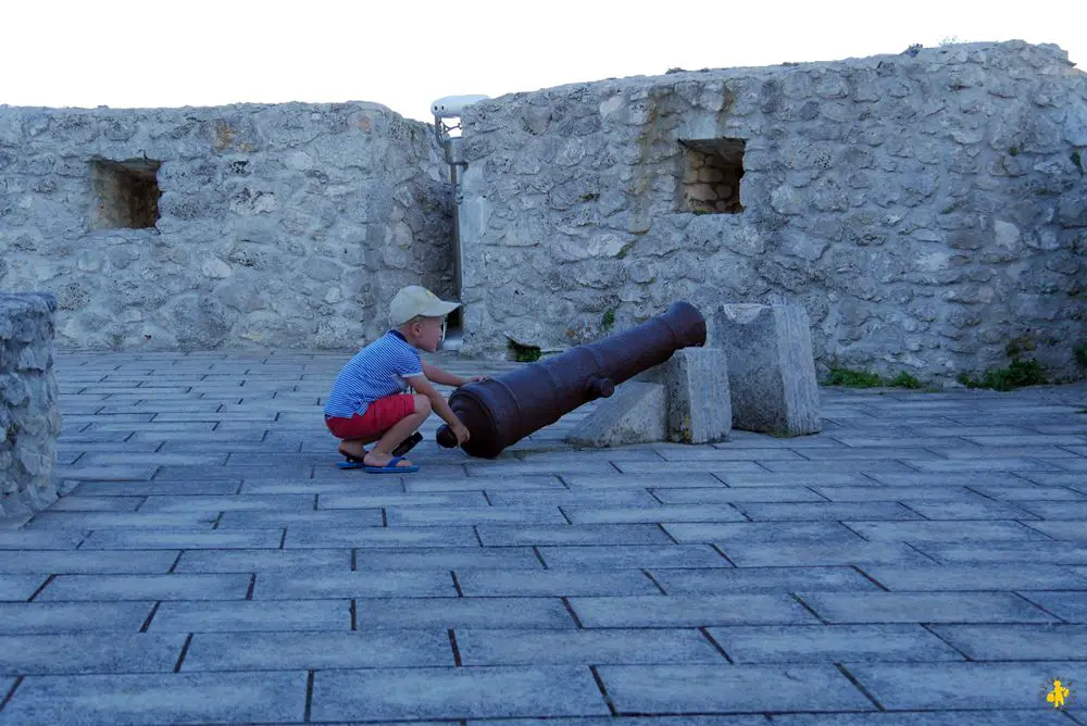 2016 08 15 pouilles 3 monte san angelo 100 Que faire dans Les Pouilles en famille Activités pour enfant