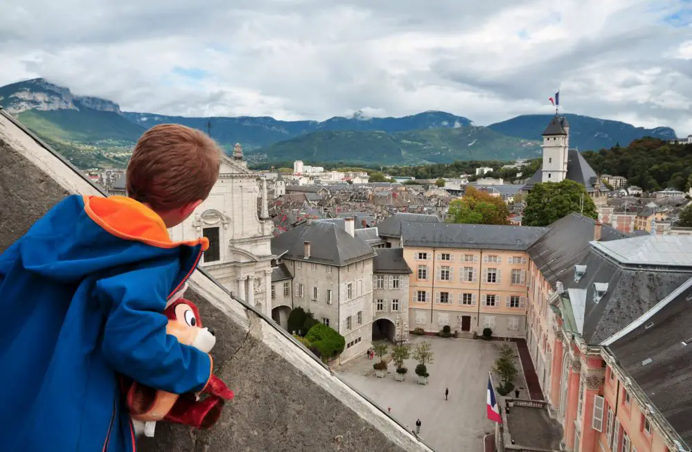chambery et le chateau des ducs de savoie compressed La Savoie en famille | Blog VOYAGES ET ENFANTS