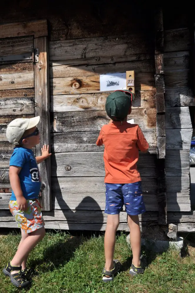 en plein parcours dorientation compressed La Savoie en famille | Blog VOYAGES ET ENFANTS