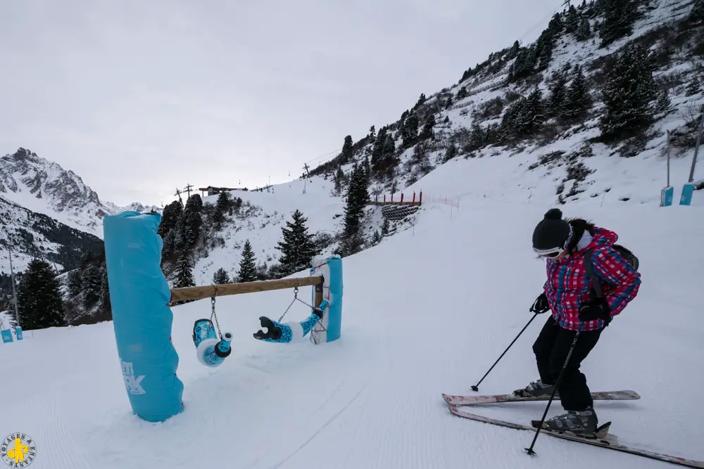 Ski Méribel famille piste ludique Yéti Méribel et Courchevel en famille Ski famille aux 3 Vallées | Blog VOYAGES ET ENFANTS