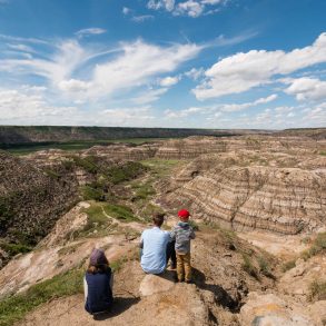 Drumheller et les dinosaures en famille |VOYAGES ET ENFANTS