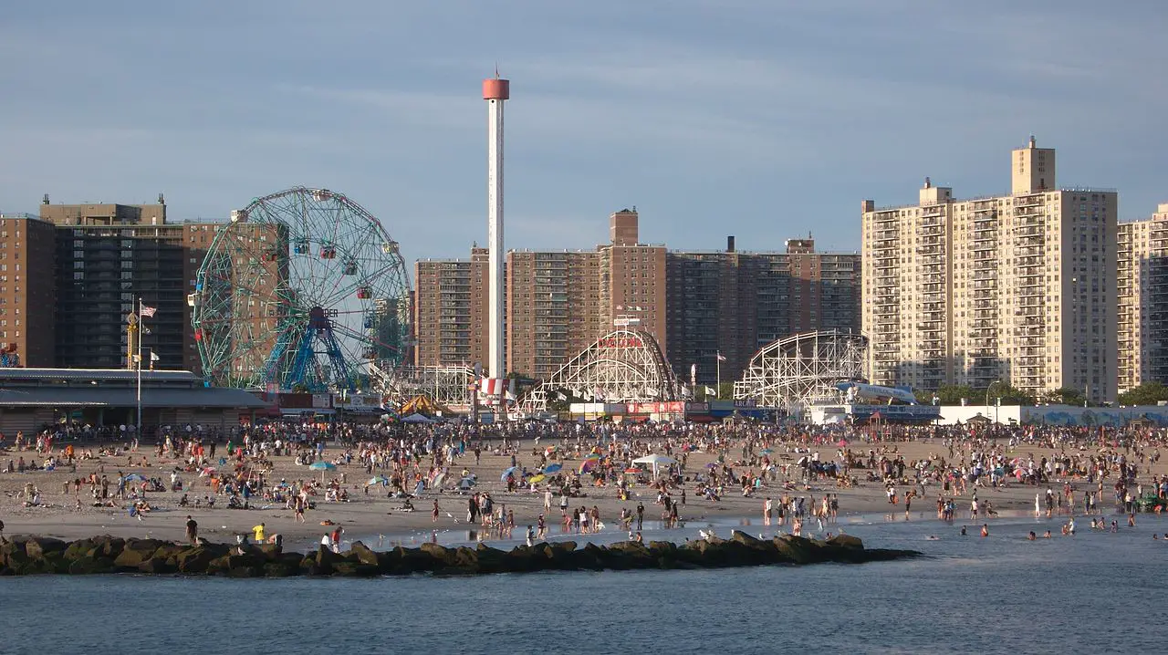 Coney Island plage et Luna Park crédit photo Charles Kyriazos New York en famille 3 5 7 jours | blog VOYAGES ET ENFANTS