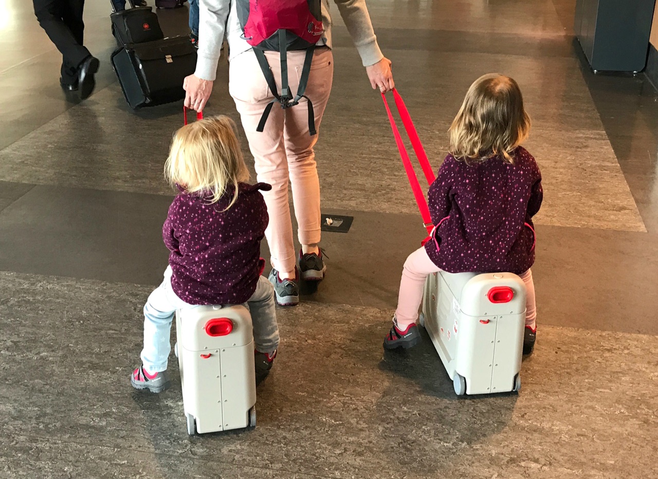 Voyage avec bébé accessoires nomades multifonctions | Blog VOYAGES ET ENFANTS