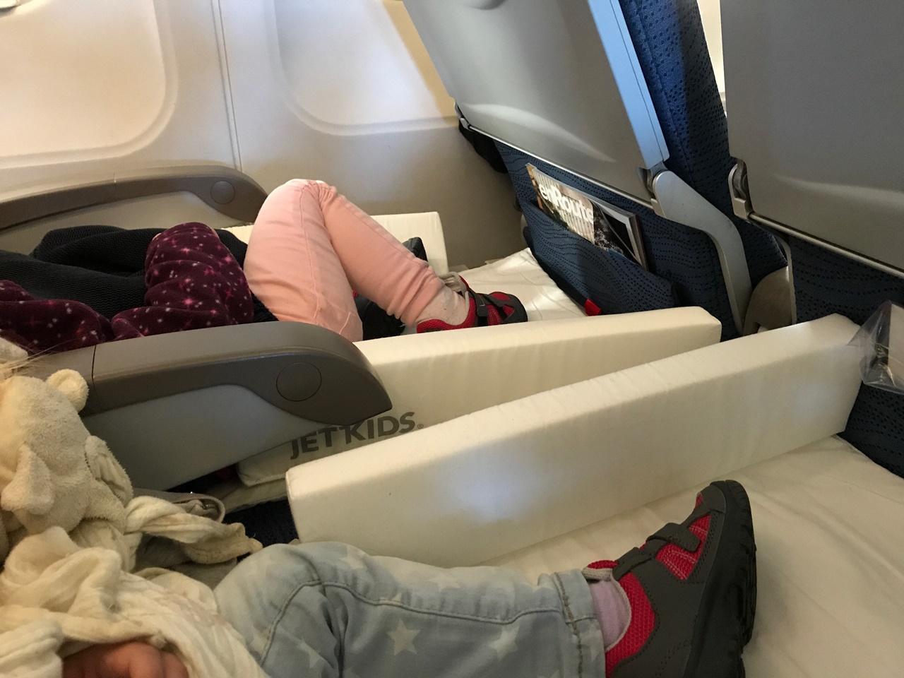 Bed Box de jet Kids Valise lit avion pour enfant (3)