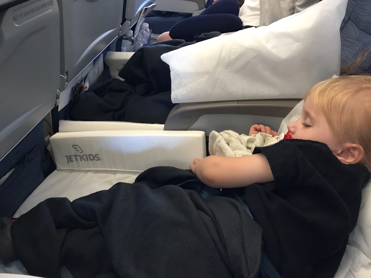 Bed Box de jet Kids Valise lit avion pour enfant (4)