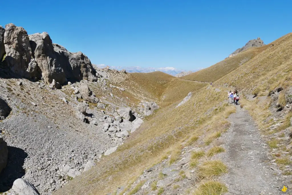 Randonnée Hautes Alpes facile en famille |VOYAGES ET ENFANTS