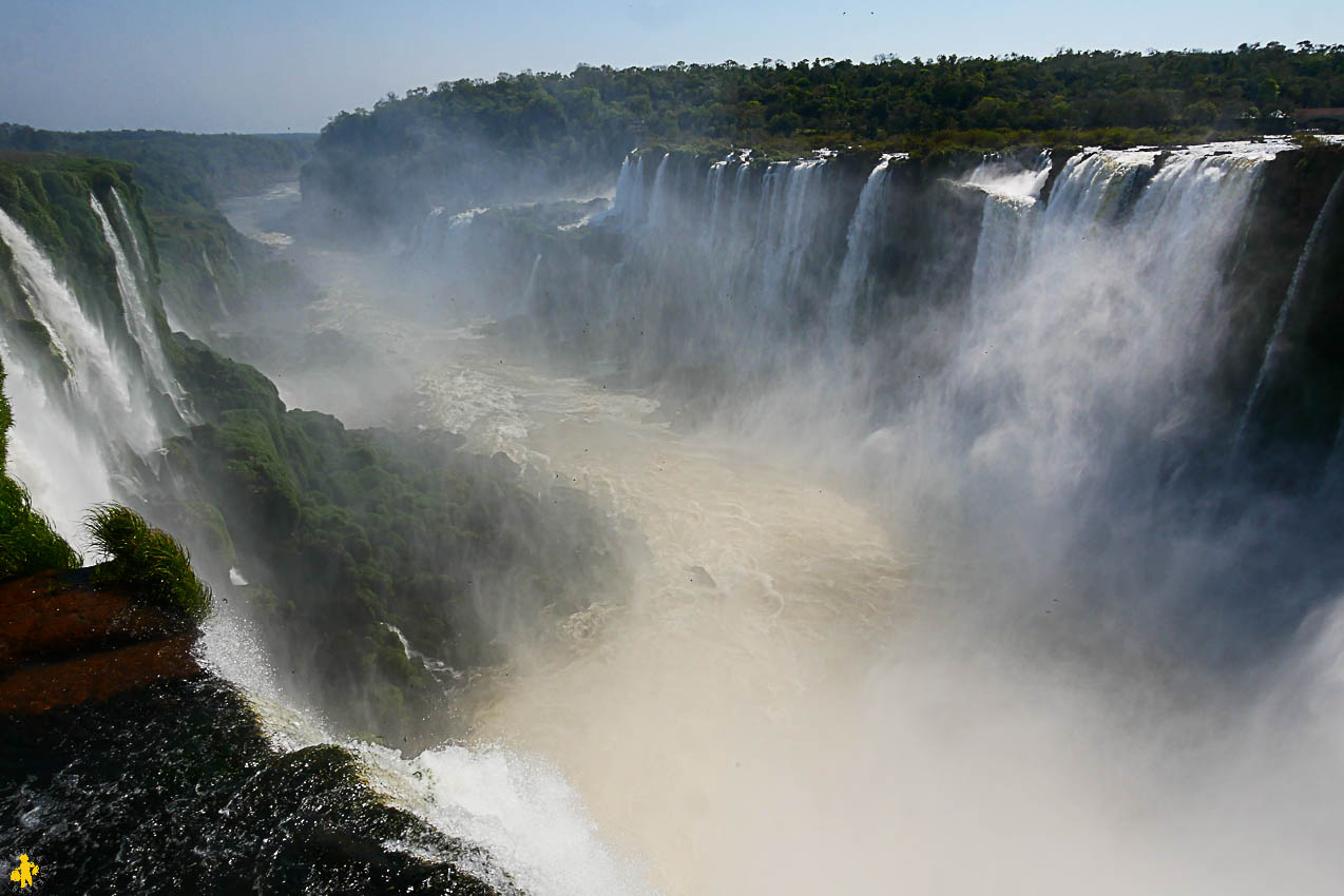 Gorges du diable Iguazu avec enfant