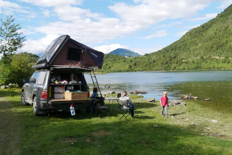 Voyager en 4x4 et tente de toit ... en famille
