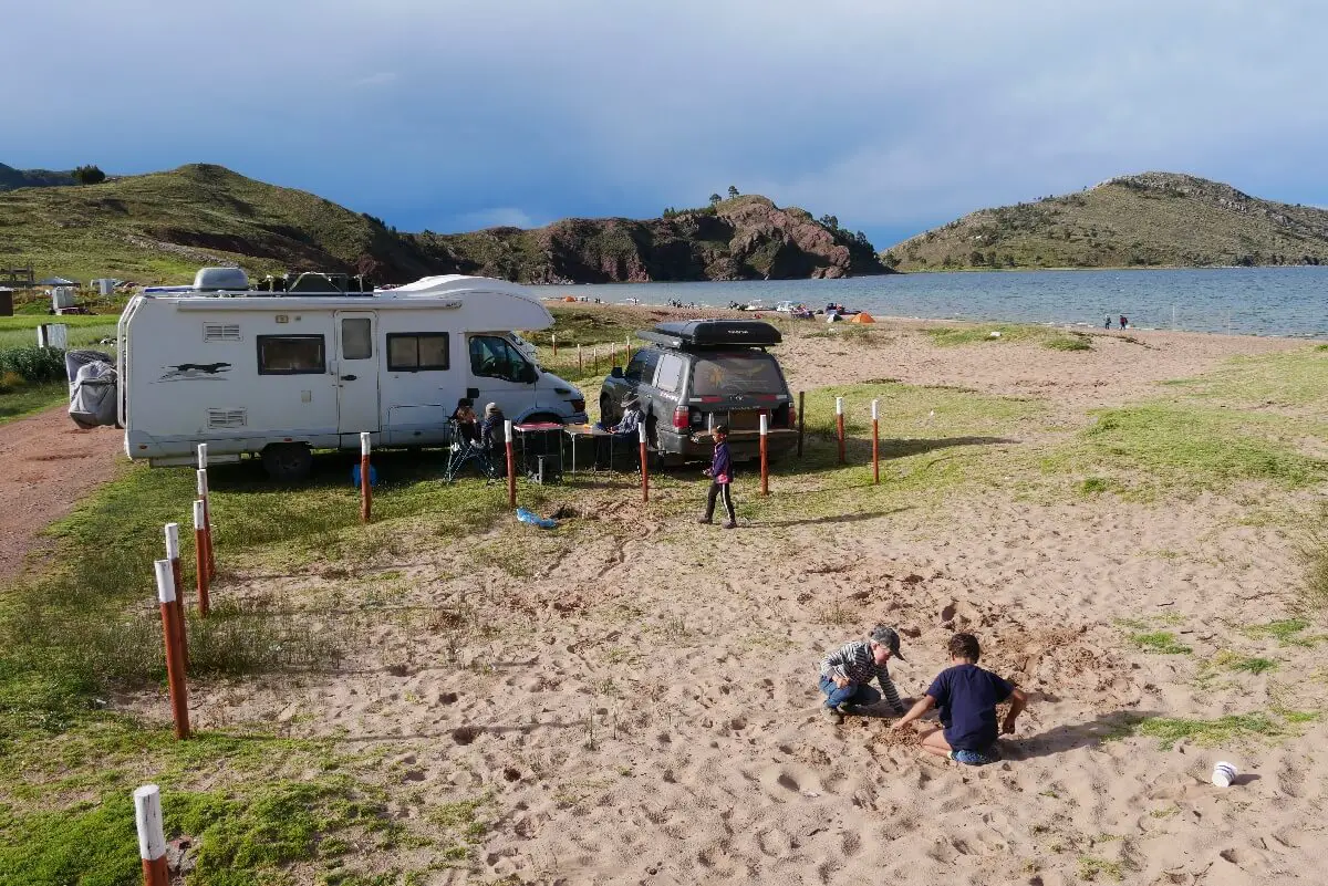 Voyage Pérou en famille Lac Titicaca en famille côté Bolivie et Pérou | Blog VOYAGES ET ENFANTS