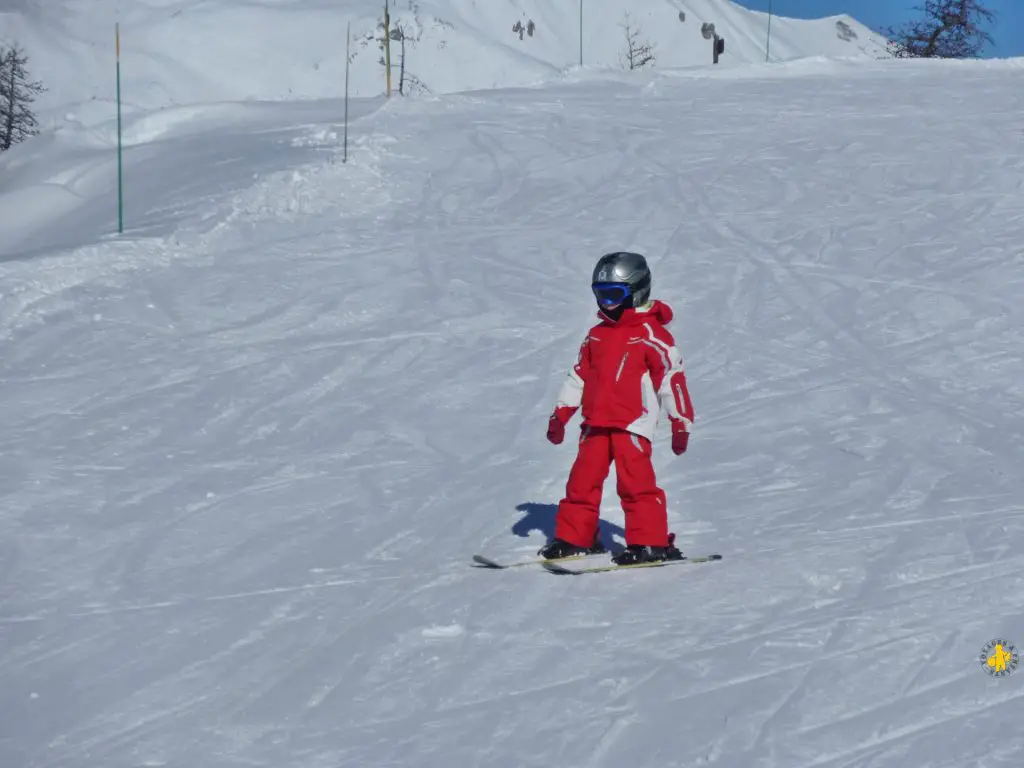 Equiper ses enfants pour le ski | Blog VOYAGES ET ENFANTS