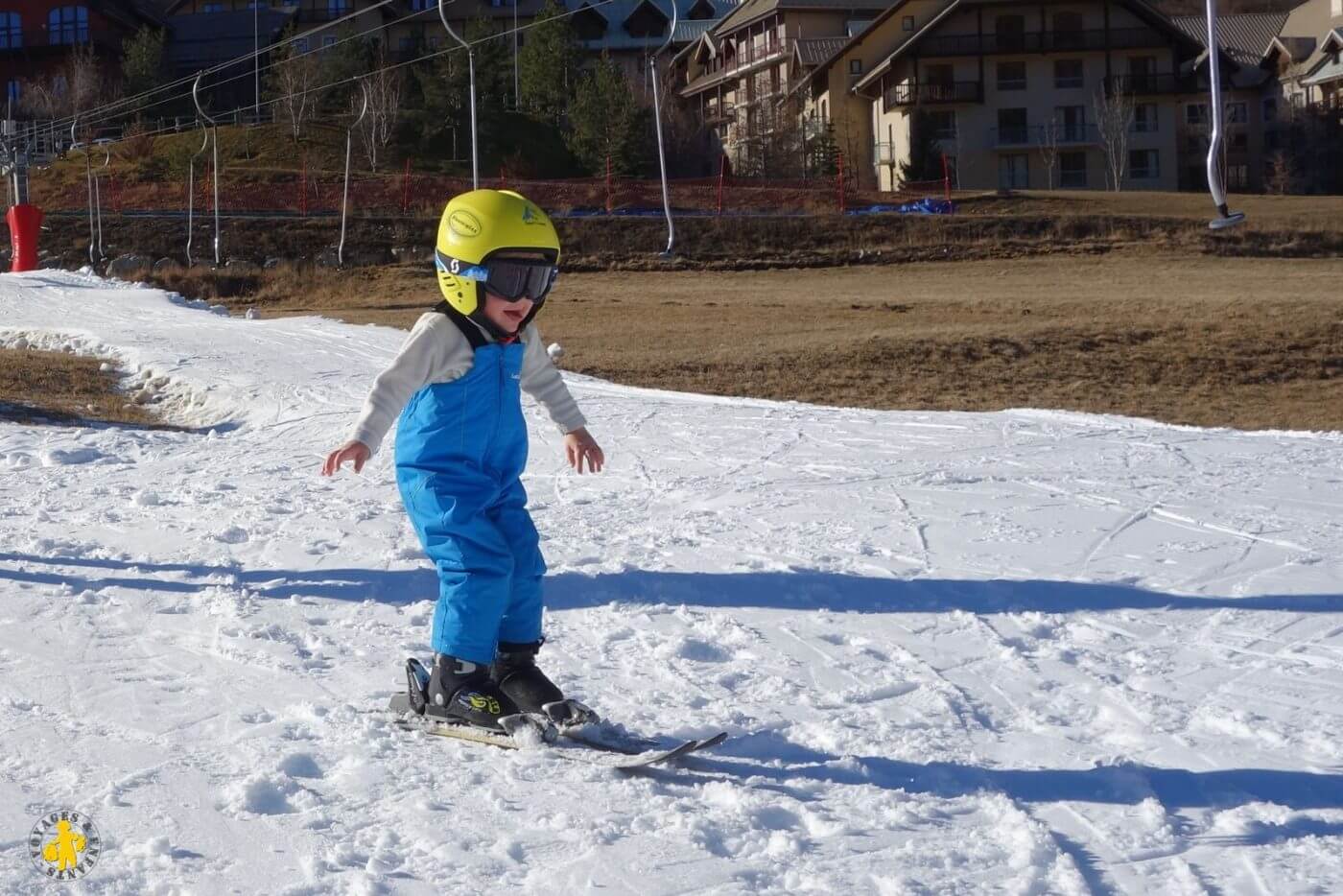 Ski Enfant 70 Cm – 7 Couleurs, Fixations Et Bâtons Inclus, Résiste Jusqu'à -20°C, Pour Débutants Et Confirmés
