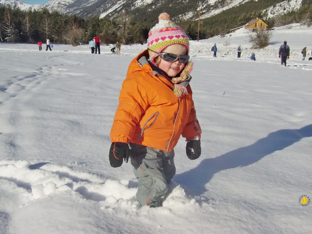 Skier avec bébé conseil pour partir au ski