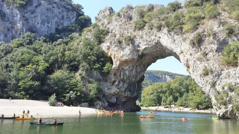 Pont d'arc activité ardeche en famille