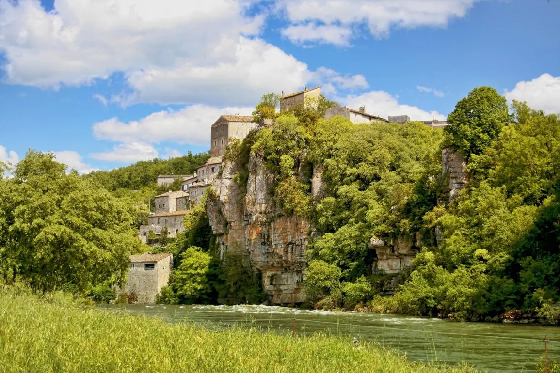 Balazuc jokis village d'Ardeche en famille