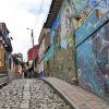 Rue de Bogoto Candelaria en famille Tourisme écologique en famille 15 idées pour agir | Blog VOYAGES ET ENFANTS